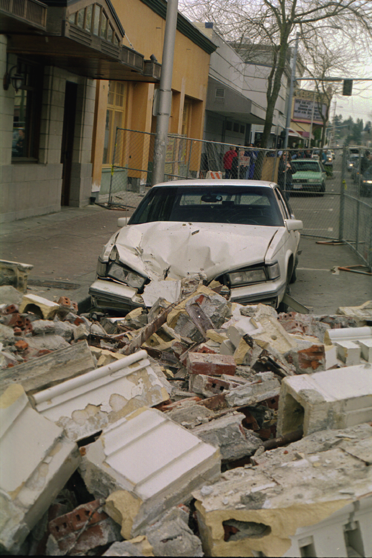 Parapet failure on the south side of the Washington Federal Savings building in downtown Olympia as a result of the 2001 Nisqually Earthquake